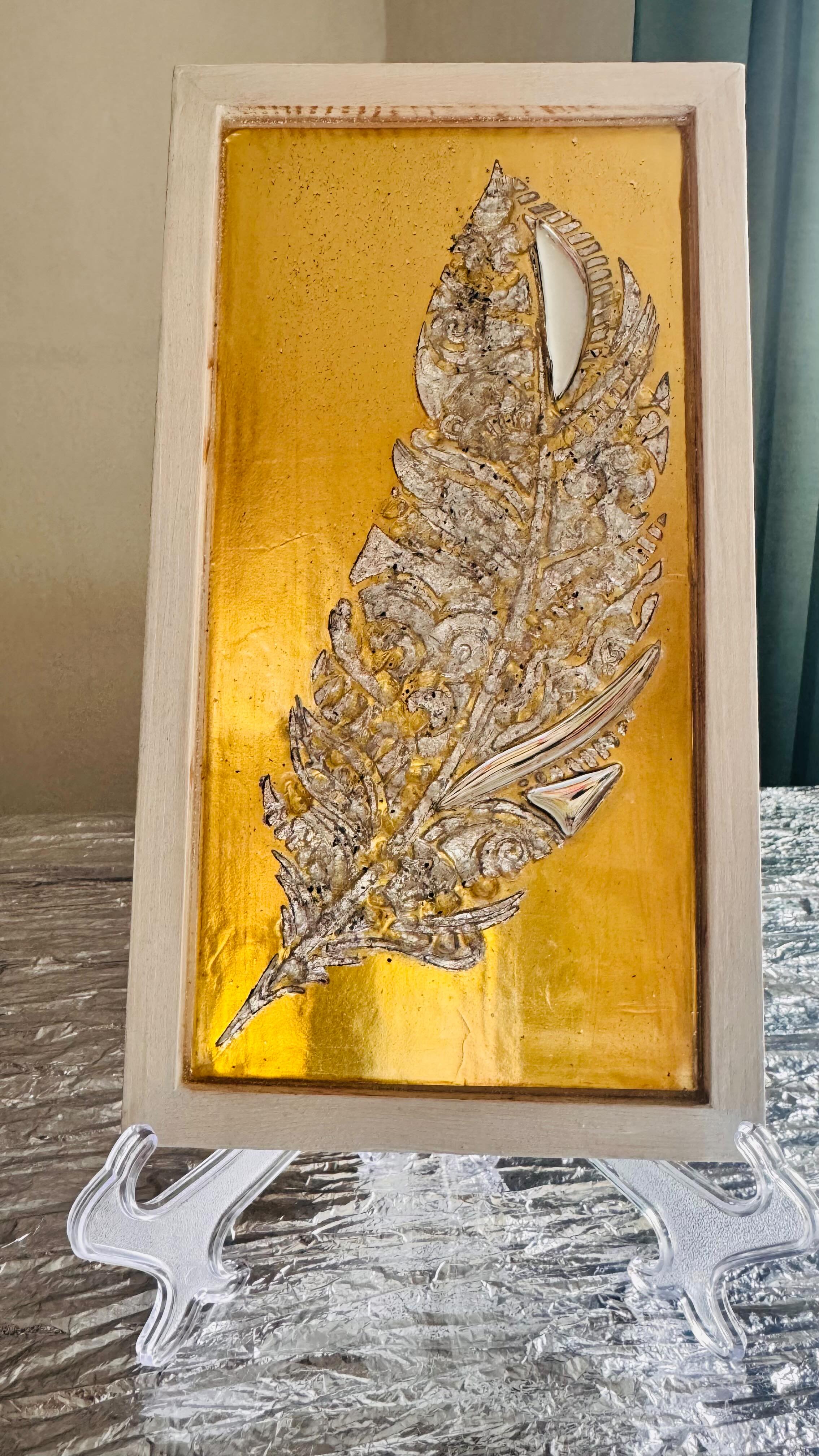 #geschenkefürsie #kunsthåndværk #epoxidharz #zauberfeder #spiegelharzfusion