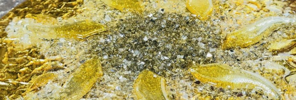 Ein magisches Artefakt, gefertigt aus Spiegelelementen und Epoxidharz